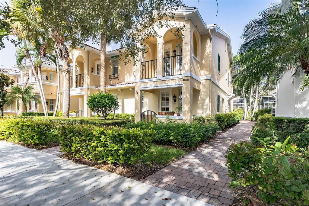 Photo of 4018 Parkside Drive, Jupiter, FL 33458 (MLS # R10741640)