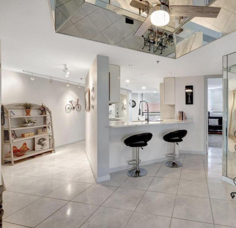 HIBISCUS-BY-THE-SEA - Residential