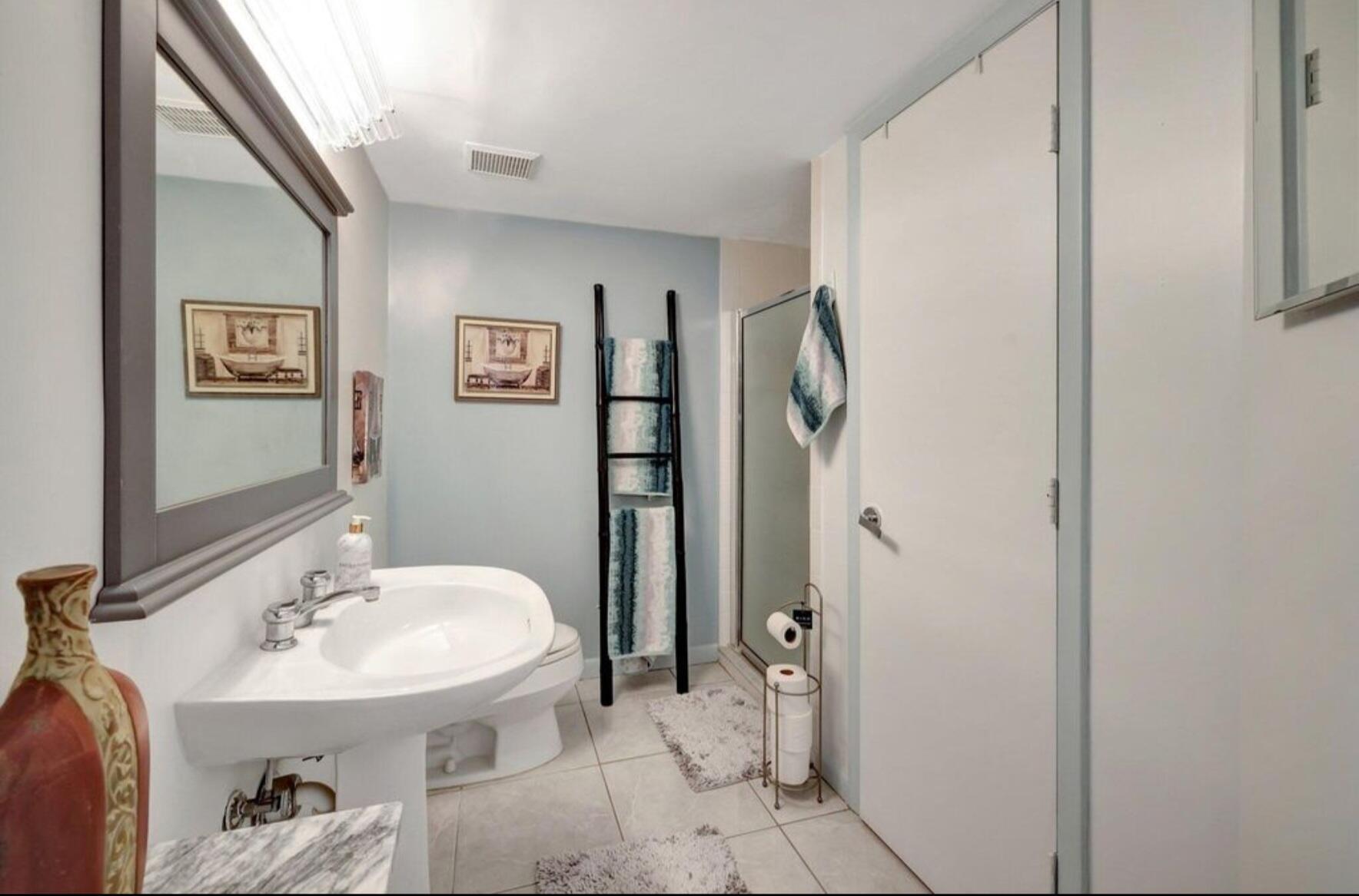 HIBISCUS-BY-THE-SEA - Residential