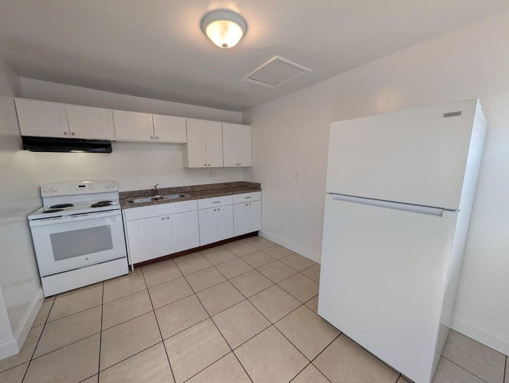 Lloyd Estates 25-47 B - Residential Lease