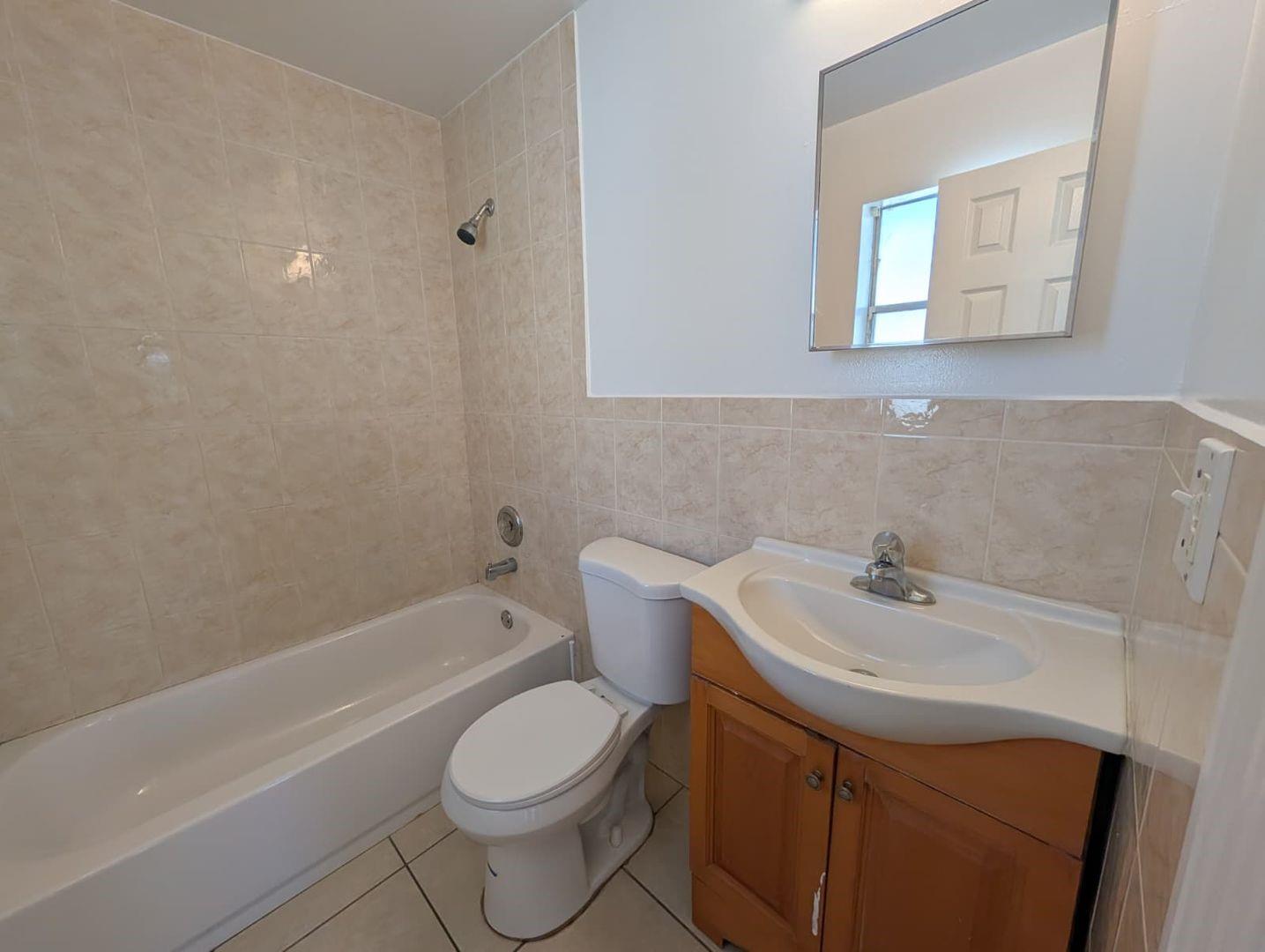 Lloyd Estates 25-47 B - Residential Lease