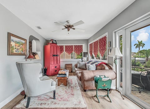 Tiny photo for 491 SE 16th Avenue, Pompano Beach, FL 33060 (MLS # B26021905)