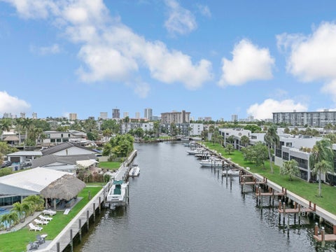 Tiny photo for 491 SE 16th Avenue, Pompano Beach, FL 33060 (MLS # B26021905)