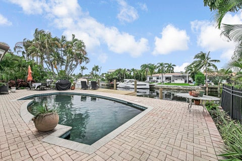 Tiny photo for 491 SE 16th Avenue, Pompano Beach, FL 33060 (MLS # B26021905)