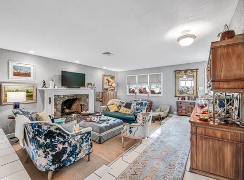 Tiny photo for 491 SE 16th Avenue, Pompano Beach, FL 33060 (MLS # B26021905)