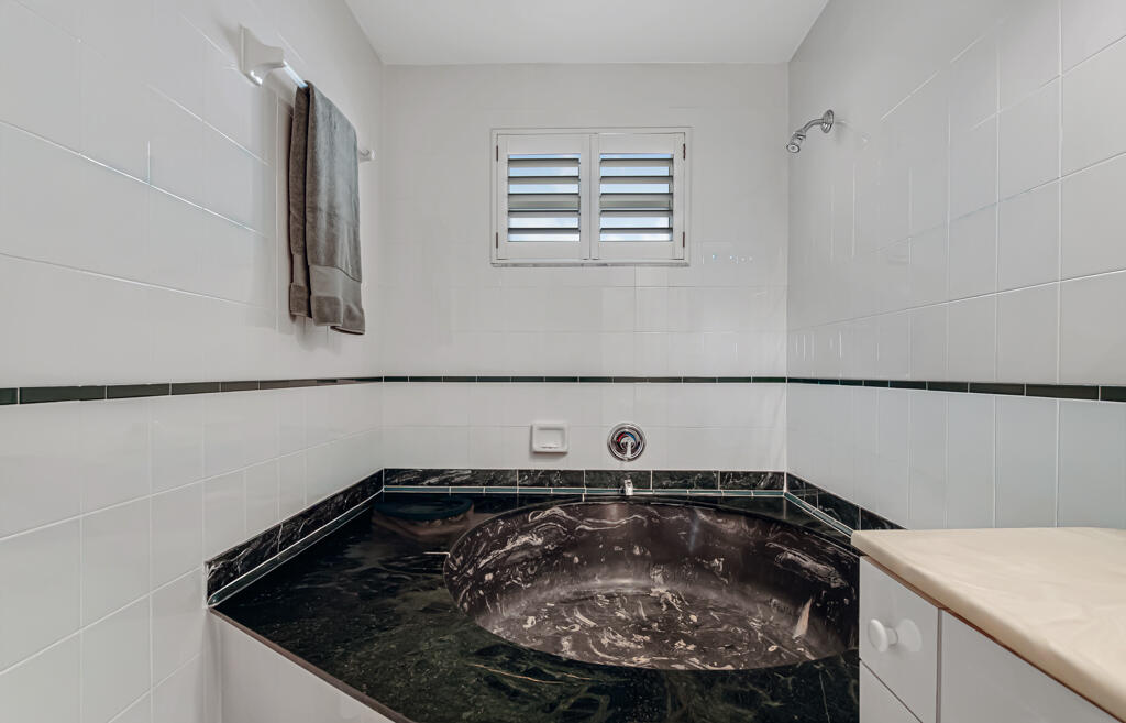 SNUG HARBOR SEC FOUR - Residential