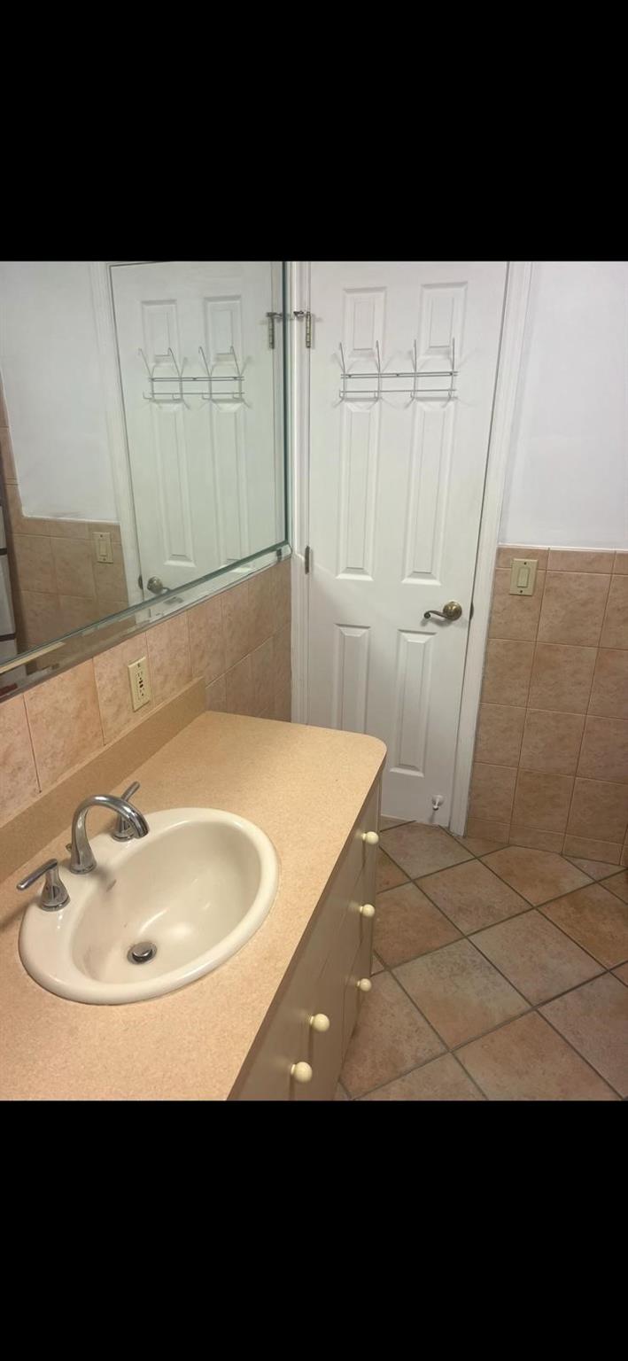 24 52 41 - Residential Income