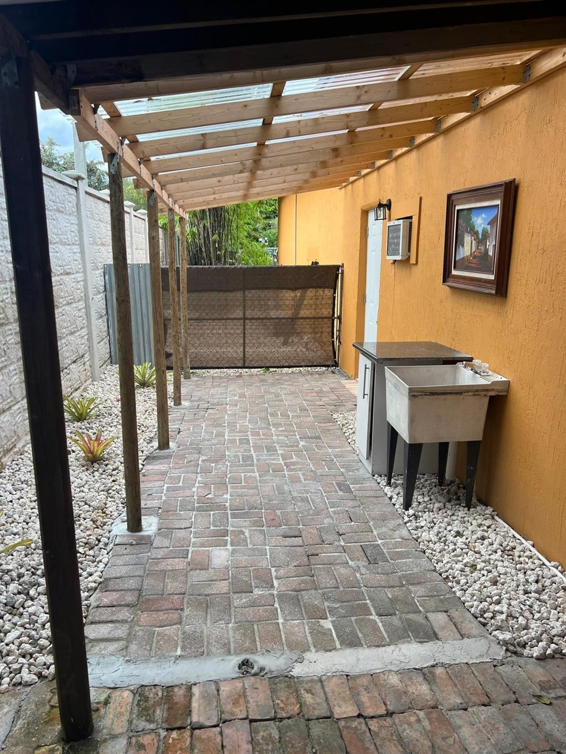 24 52 41 - Residential Income