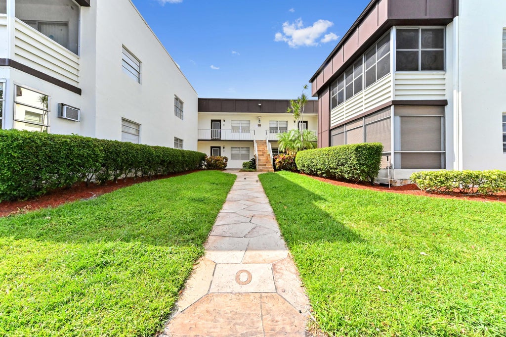 Photo of 702 Normandy O, Delray Beach, FL 33484 (MLS # R11084181)