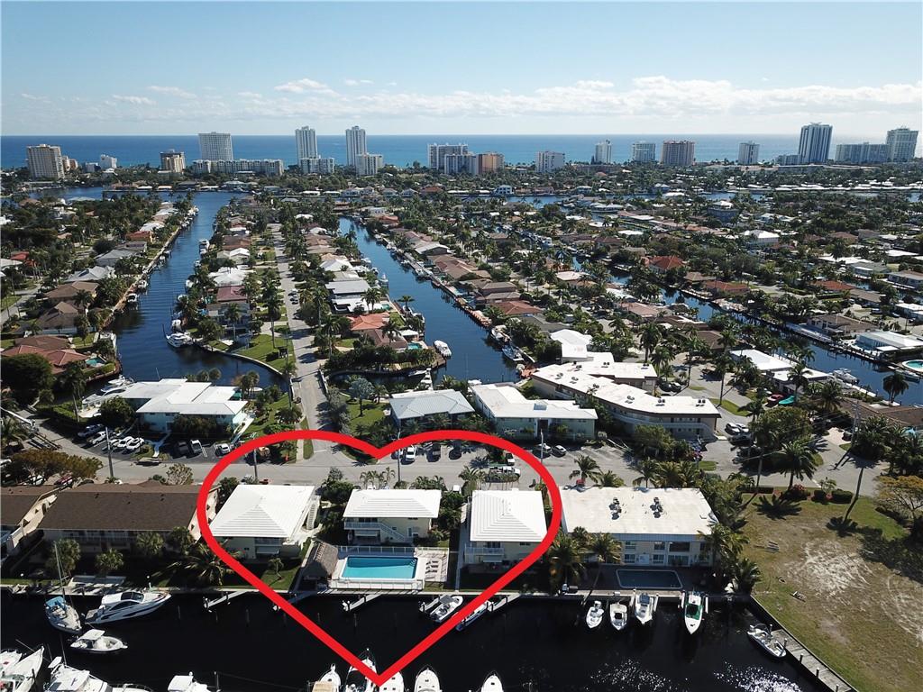 Photo of 851 SE 22nd Ave #4, Pompano Beach, FL 33062 (MLS # F10330967)