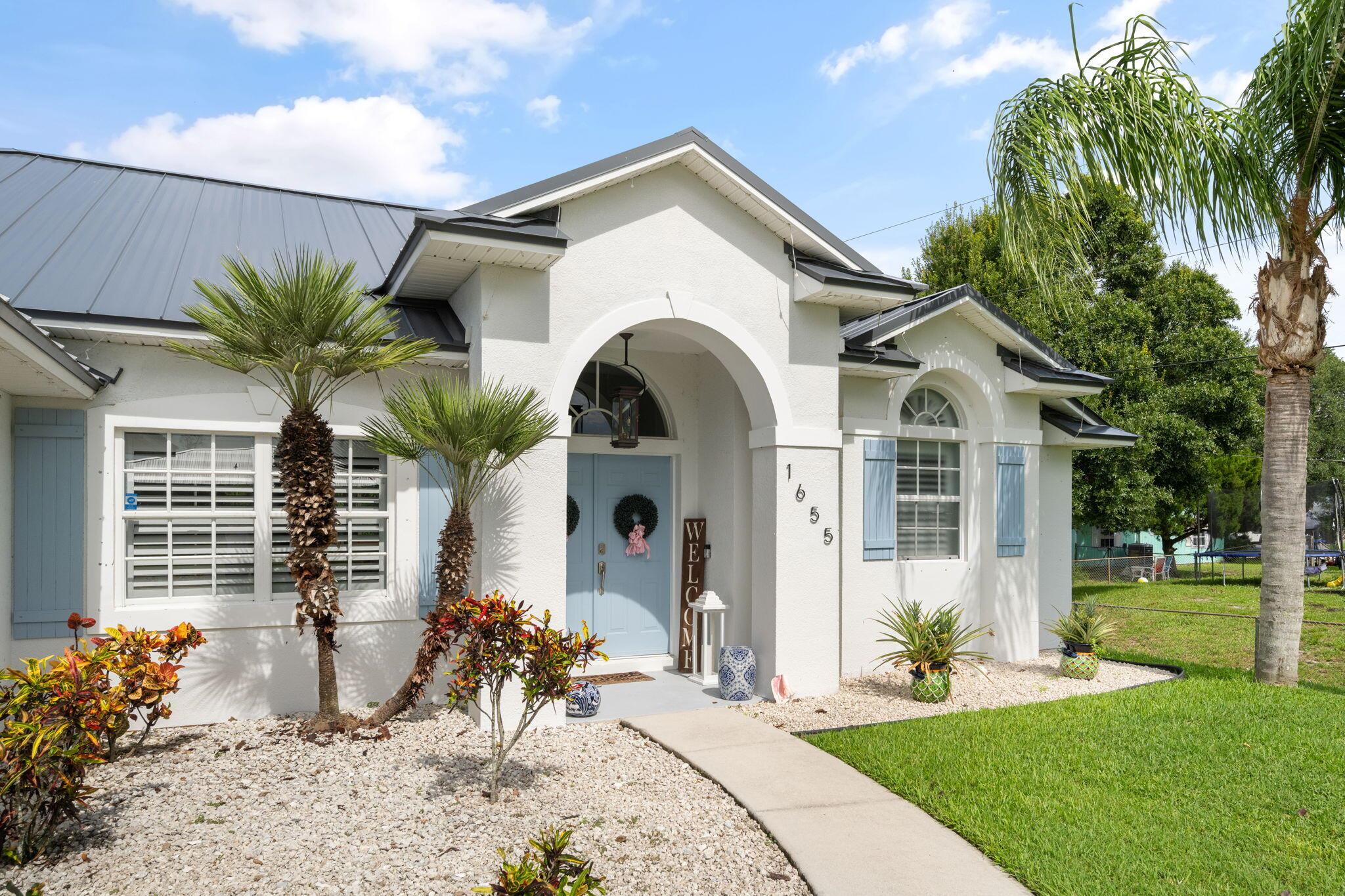 1655 4th Avenue SW, Vero Beach, FL, 32962/$425,000 2 1655 4th Avenue SW