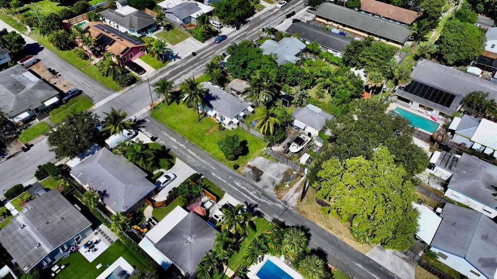 Photo of 416 11th Avenue S, Lake Worth Beach, FL 33460 (MLS # R11130415)