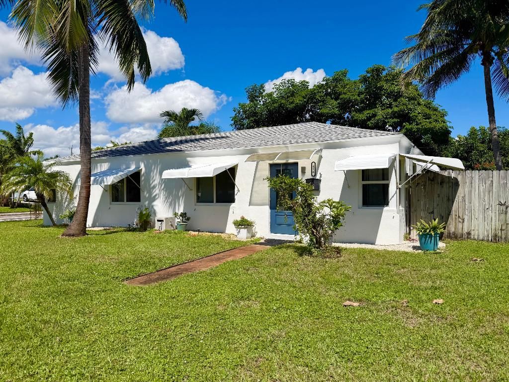 Photo of 416 11th Avenue S, Lake Worth Beach, FL 33460 (MLS # R11130415)