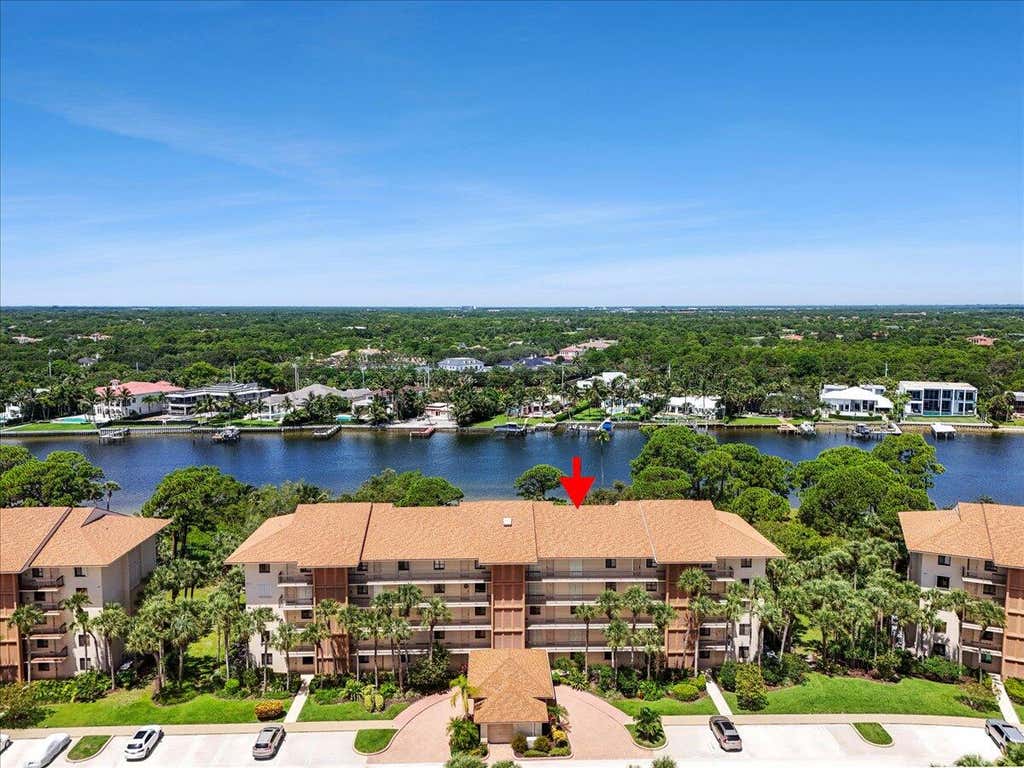 Photo of 2001 Marina Isle Way #405, Jupiter, FL 33477 (MLS # B26053499)