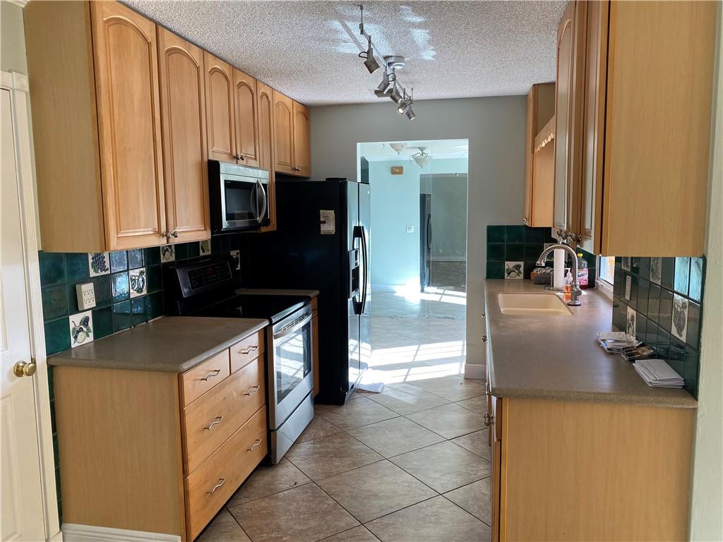 Lloyd Estates 25-47 B - Residential