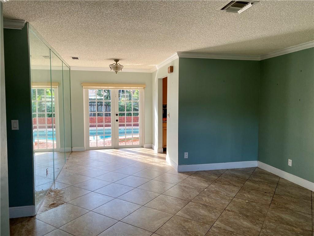 Lloyd Estates 25-47 B - Residential