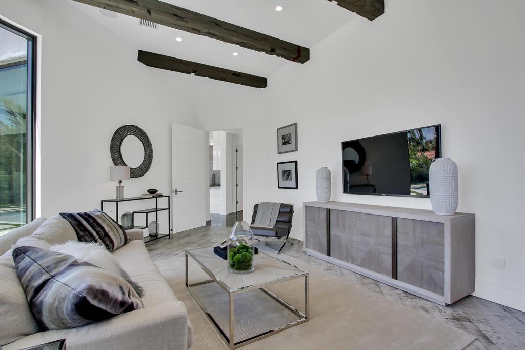 Lake Rogers Isle - Residential