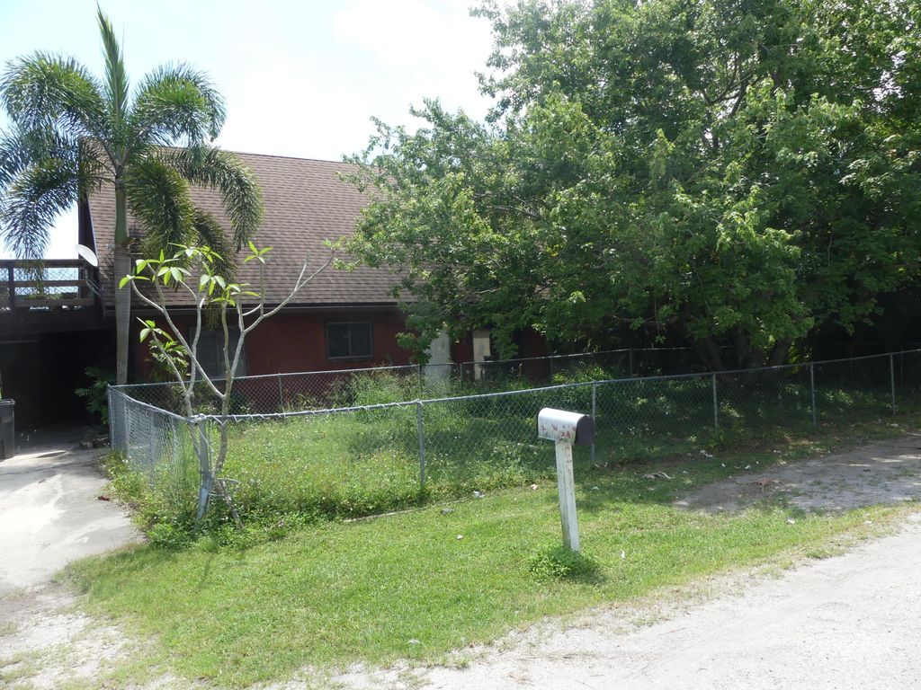 Photo of 6640 Riggers Road, Lake Worth, FL 33462 (MLS # B26021953)
