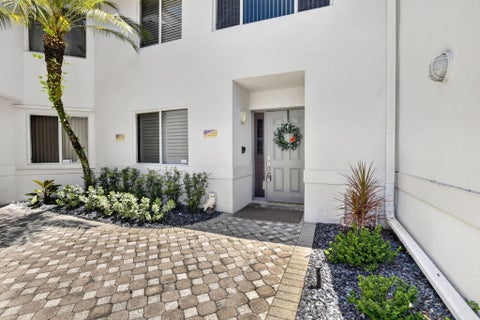 Photo of 9200 NW 9th Court, Plantation, FL 33324 (MLS # B26044437)