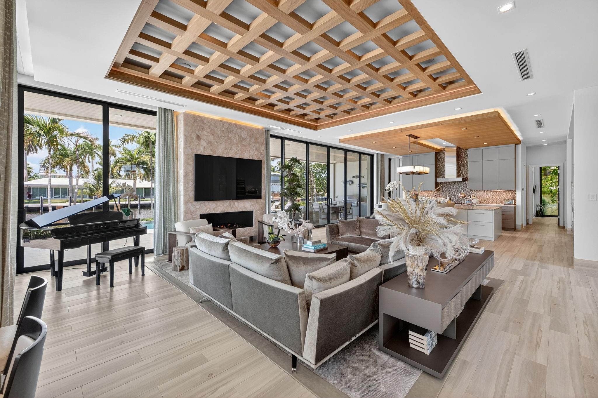 1 Royal Palm Dr