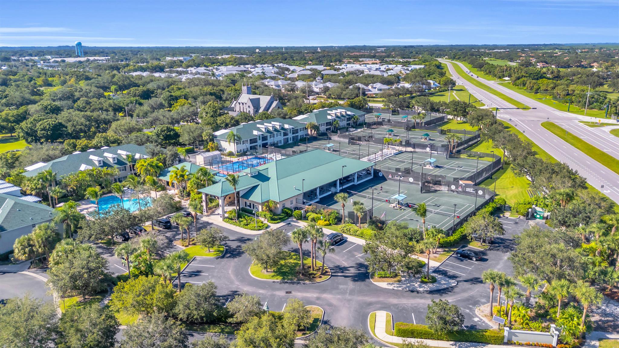 BOULEVARD VILLAGE & TENNI - Residential