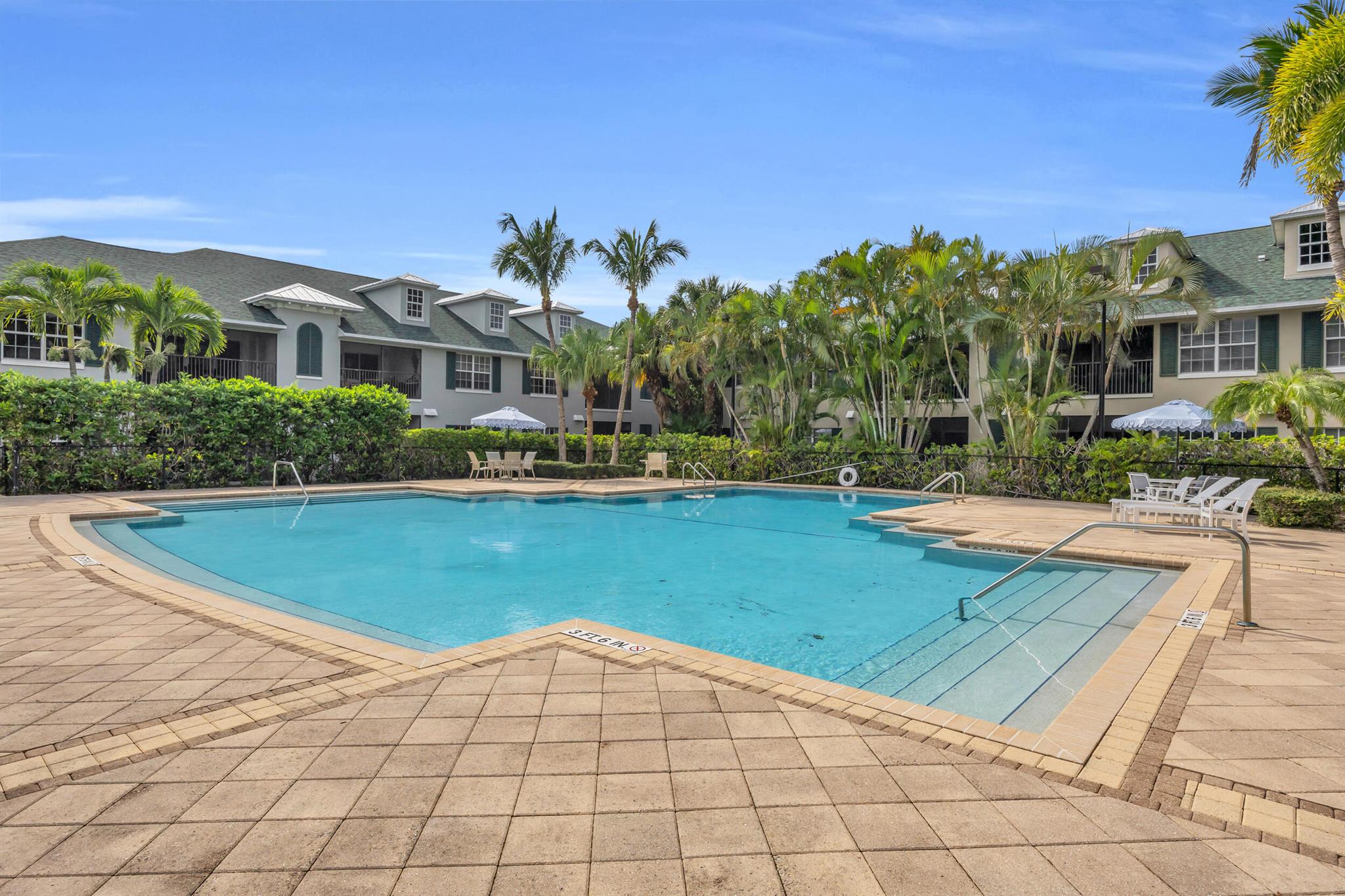 BOULEVARD VILLAGE & TENNI - Residential