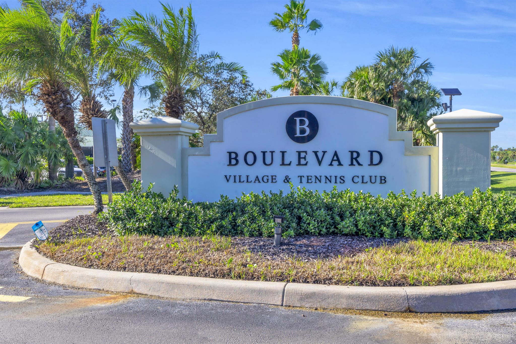 BOULEVARD VILLAGE & TENNI - Residential