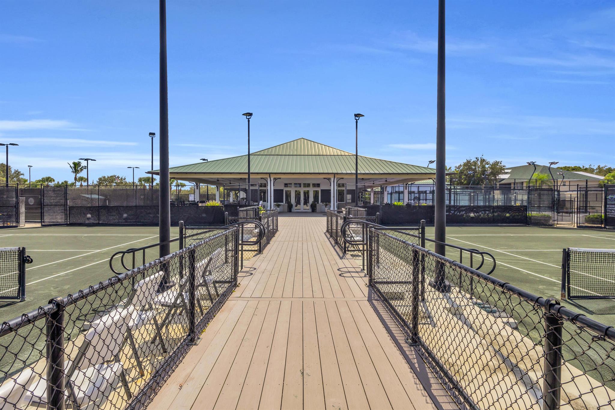 BOULEVARD VILLAGE & TENNI - Residential