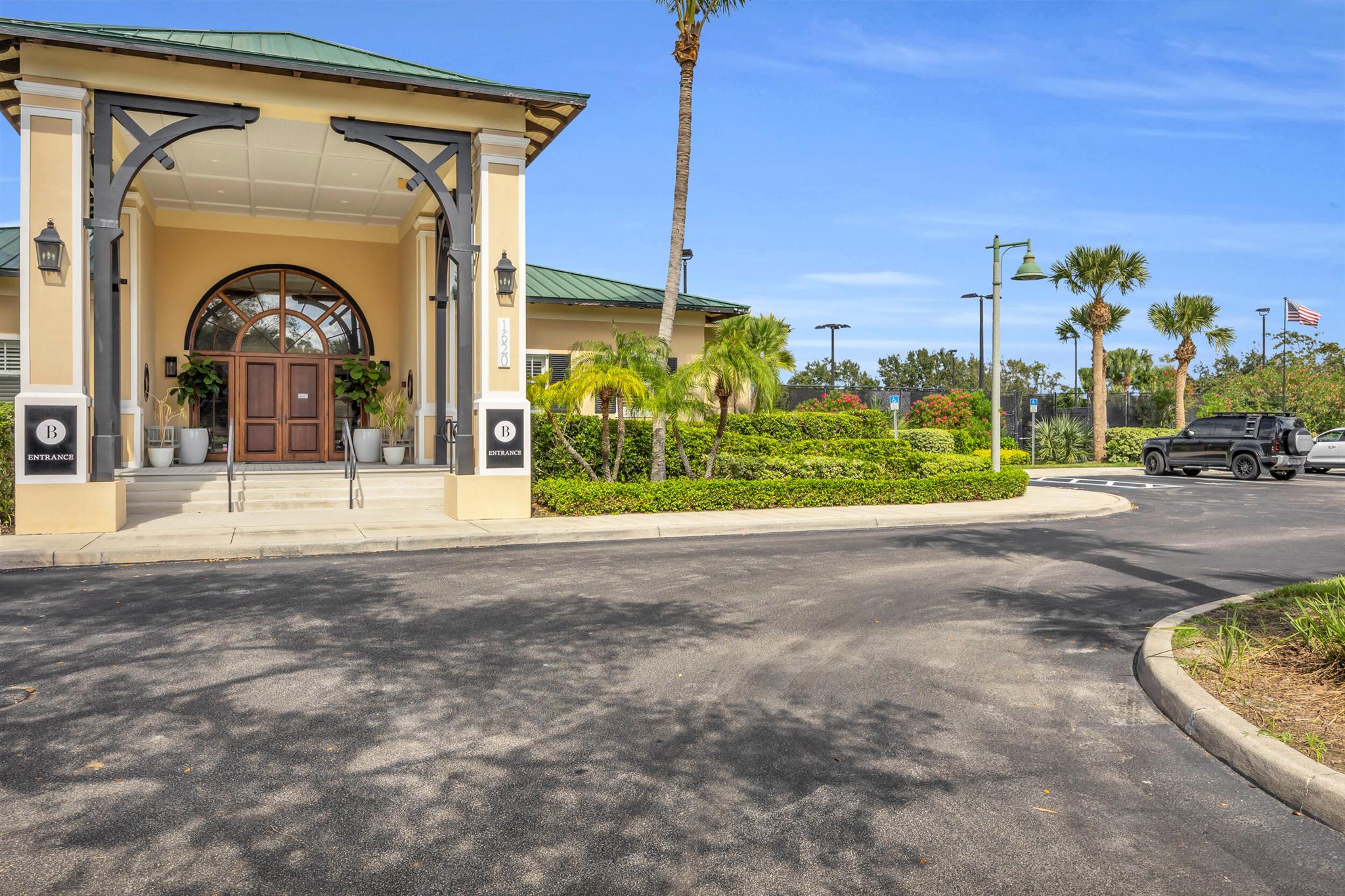 BOULEVARD VILLAGE & TENNI - Residential