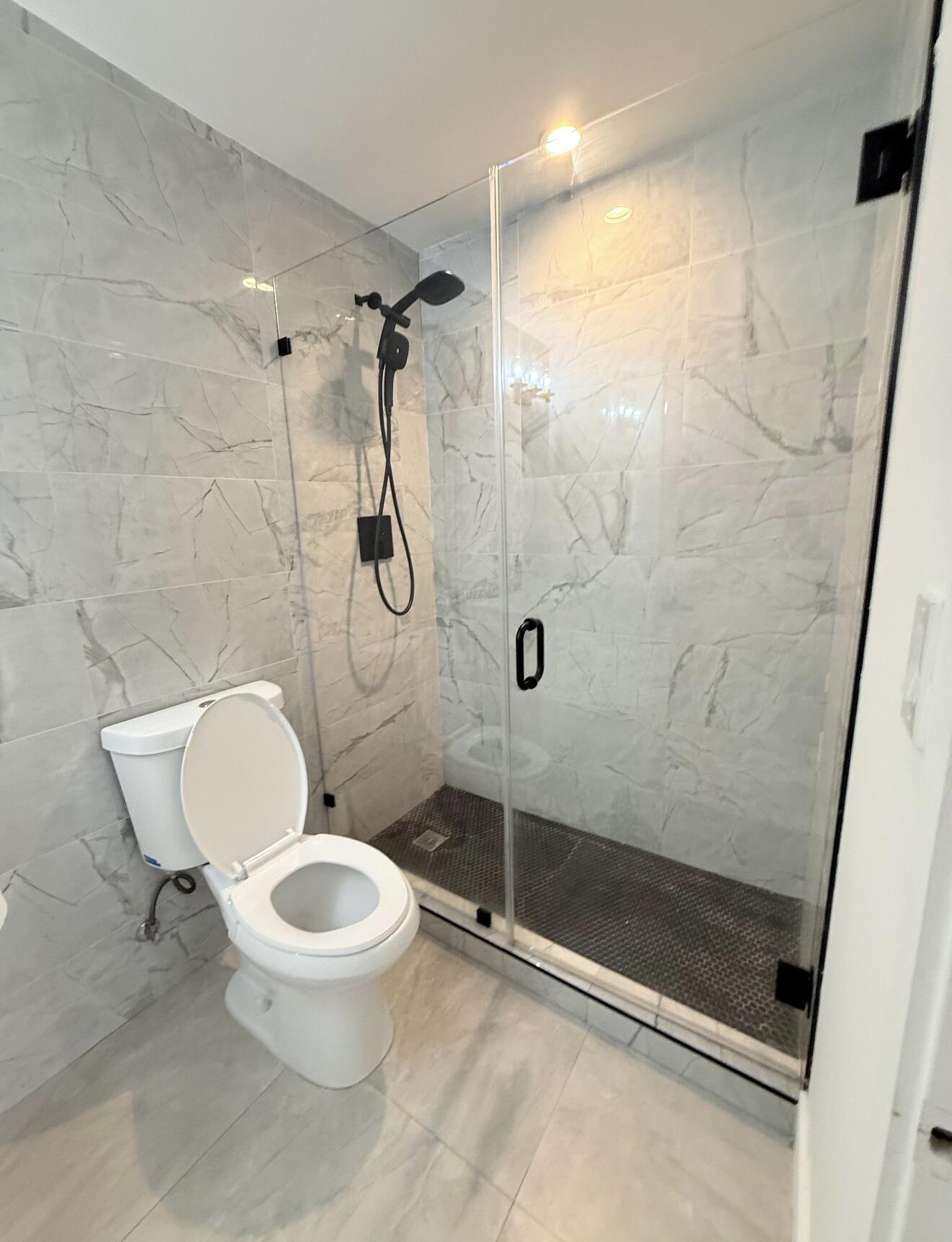 BISCAYNE BCH SUB - Residential Lease
