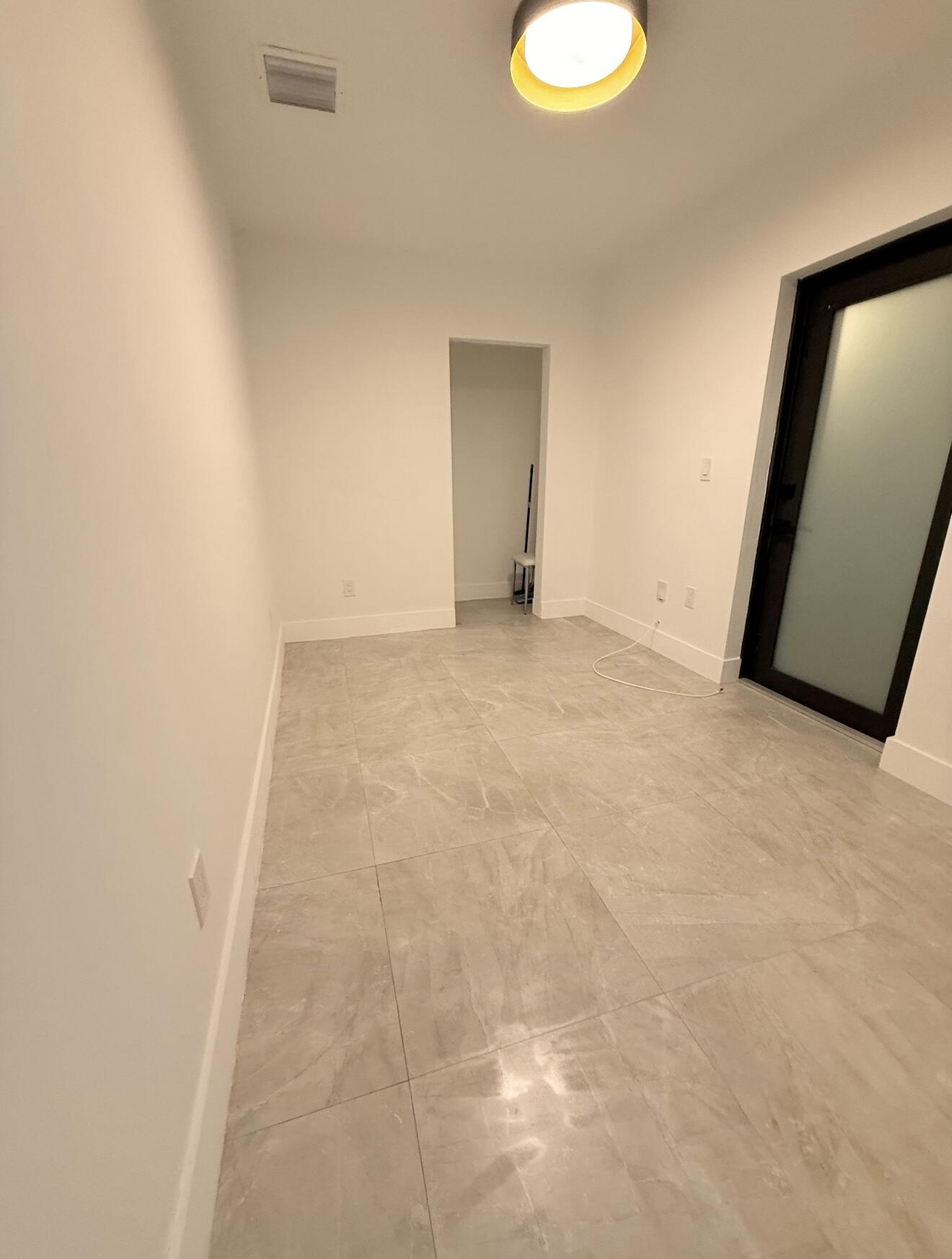 BISCAYNE BCH SUB - Residential Lease