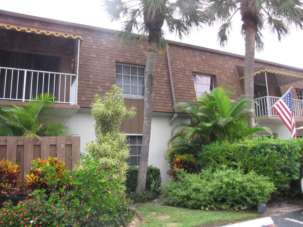 Photo of 950 S Kanner Highway Hwy #B26, Stuart, FL 34994 (MLS # R10834634)