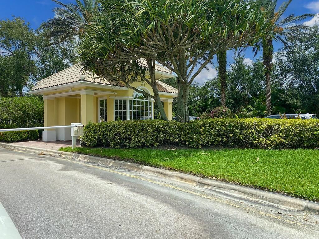 Photo of 10437 SW Stratton Drive, Port Saint Lucie, FL 34987 (MLS # R10991023)