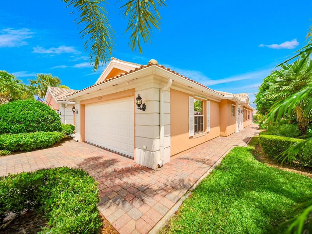 Photo of 10437 SW Stratton Drive, Port Saint Lucie, FL 34987 (MLS # R10991023)