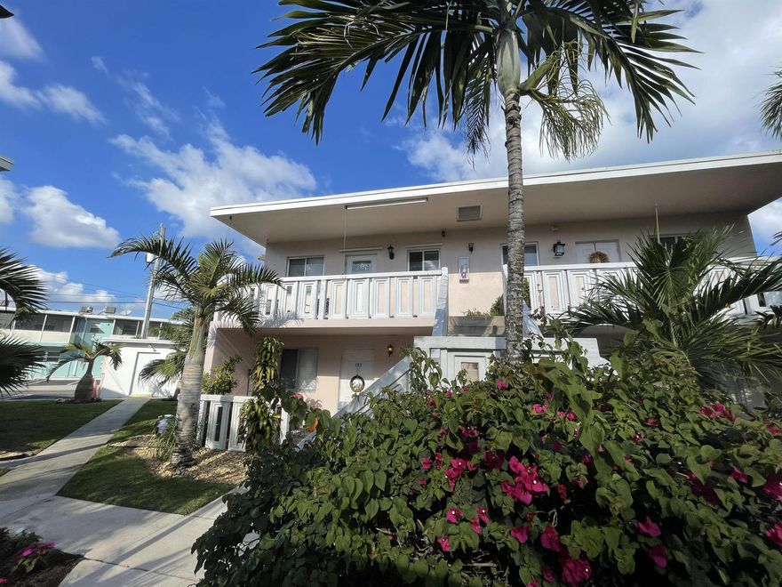 Furnished Annual rental apartment in downtown Boynton Beach close to popular restaurants, marina, shopping, banks, library and more!  Only 1.2 miles to the public beach!  Washer/dryer inside unit.  Min. credit score requirement of 630.  Quick approval process.  No smoking inside unit.  No satellite dishes permitted.