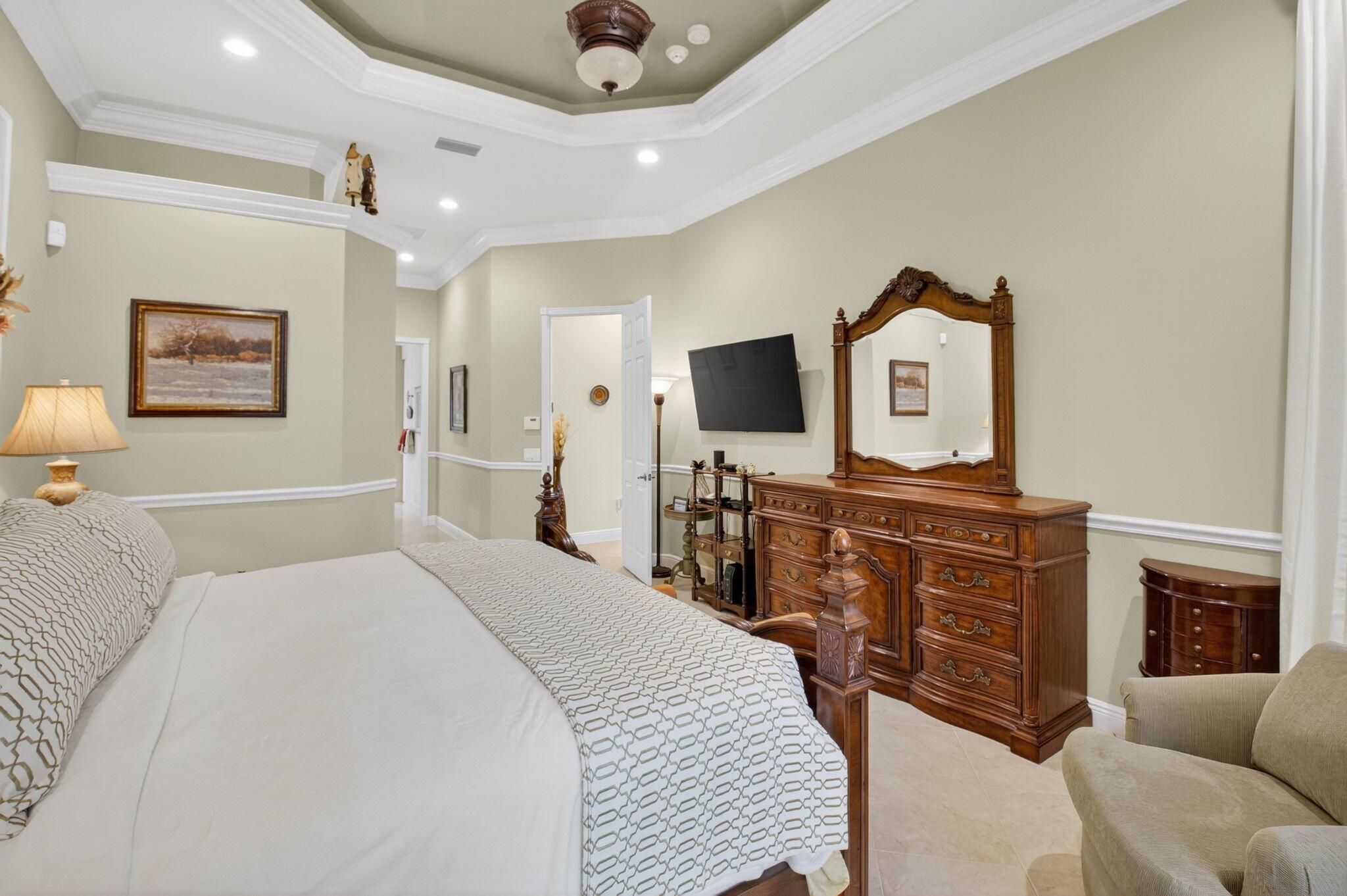 VALENCIA POINTE - Residential