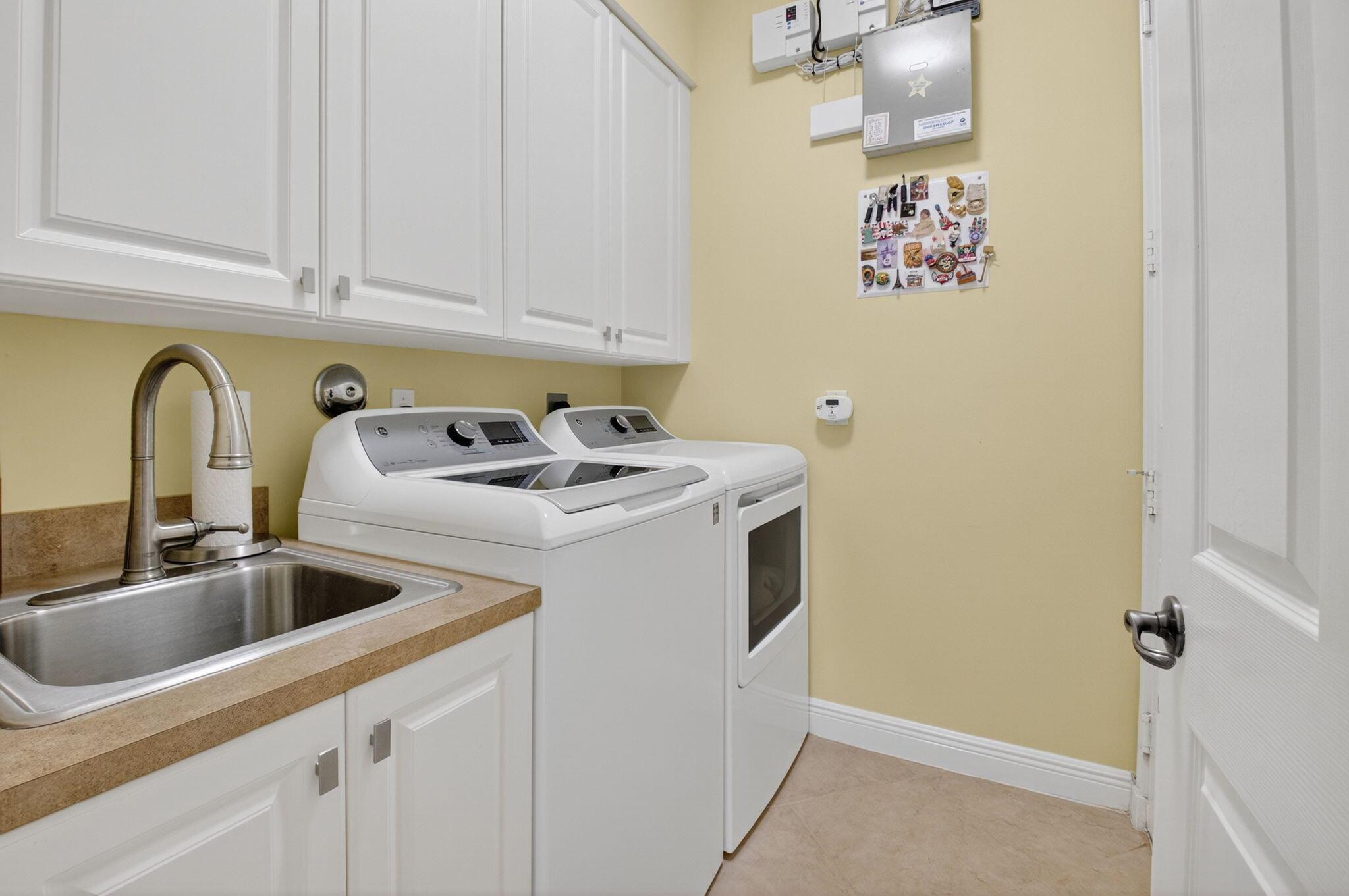 VALENCIA POINTE - Residential