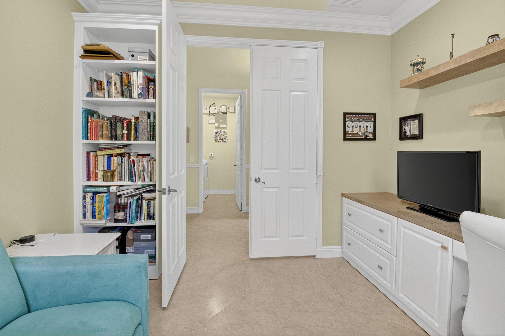 VALENCIA POINTE - Residential