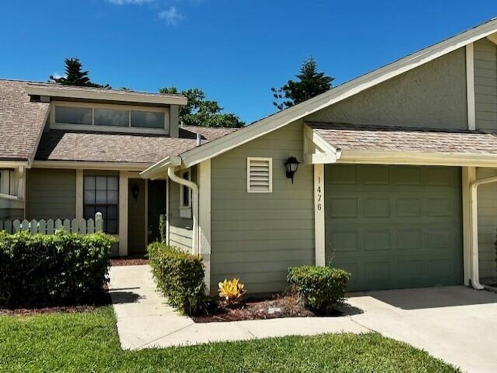 Photo of 1476 SE Colchester Circle, Port Saint Lucie, FL 34952 (MLS # R11017887)