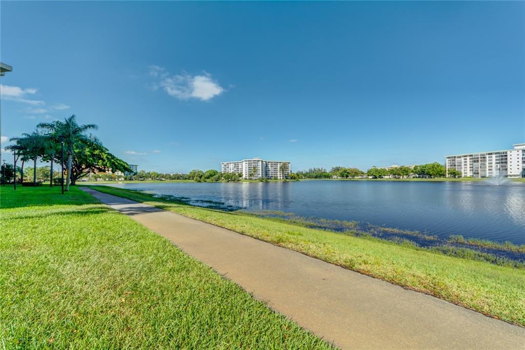 No 52 Palm-Aire Country C - Residential Lease