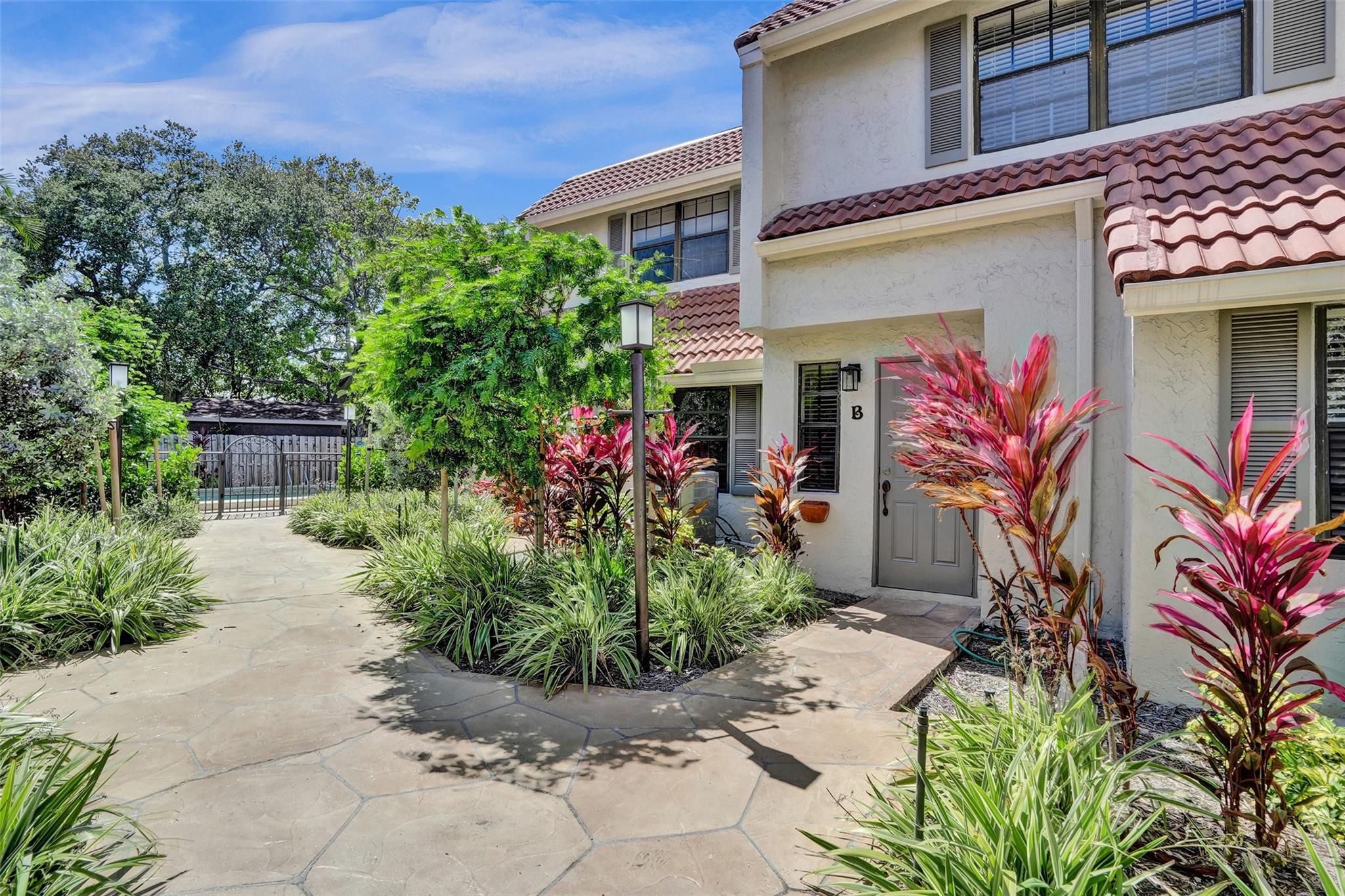 Welcome to this beautifully updated 2-bedroom, 2.5-bath townhome in boutique Southport Townhomes, located in one of Ft. Lauderdale’s most sought-after locations! This home has been thoughtfully improved featuring new 2025 roof & skylights, kitchen w/ 2022/2023 fridge & stove and living/dining area w/ new chandelier. Upstairs, two generously sized bedrooms offer en-suite, updated baths, w/ hardwood stairs & landing and new laminate flooring. Private backyard deck — perfect for relaxing or entertaining. Community upgrades incl. newly paved parking area, resurfaced & resealed courtyard & pool deck plus refreshed landscaping. Add. features incl. in-unit W/D, 2 tandem parking spaces (for up to 4 vehicles), and 2 shared storage units. Just minutes to FLL Airport, beaches, downtown & more!
