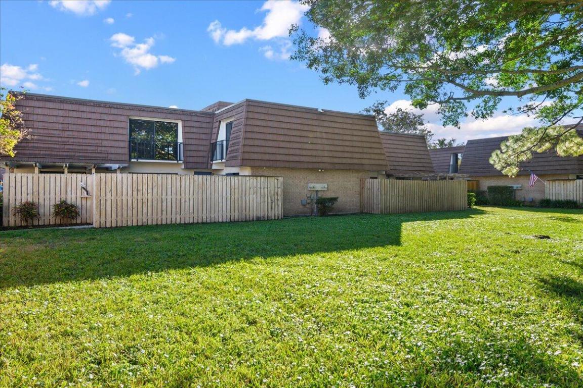 GARDEN LAKES AND GARDEN SQUARE SHOPS - Residential Lease