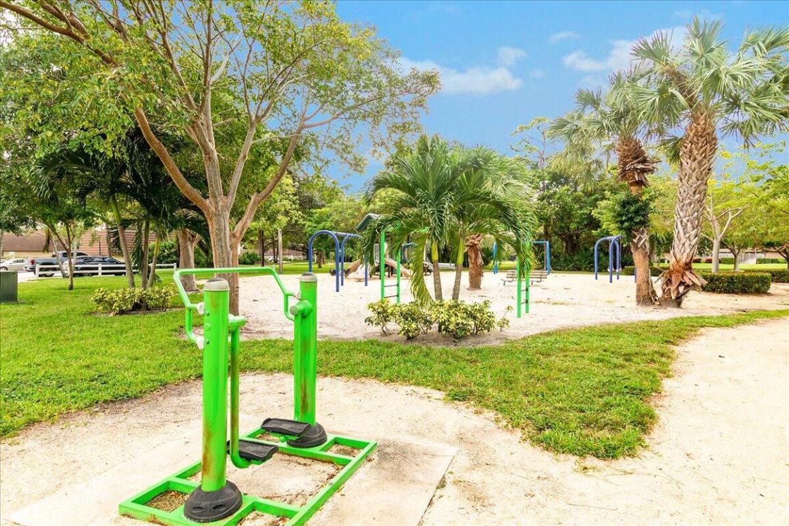 GARDEN LAKES AND GARDEN SQUARE SHOPS - Residential Lease