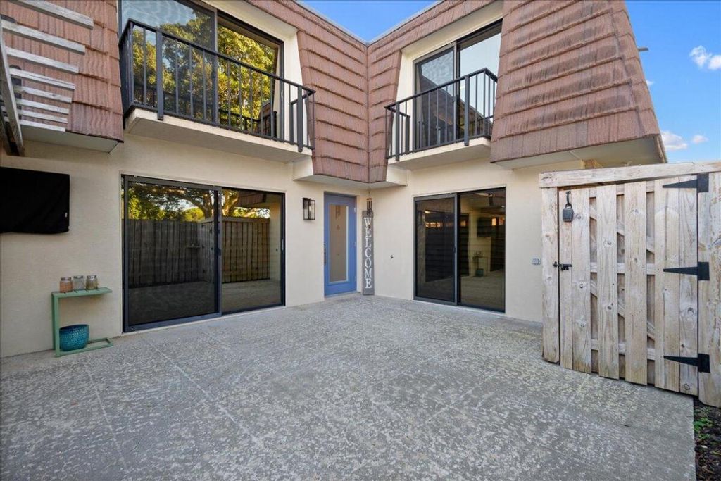 Photo of 709 7th Lane, Palm Beach Gardens, FL 33418 (MLS # R11152713)