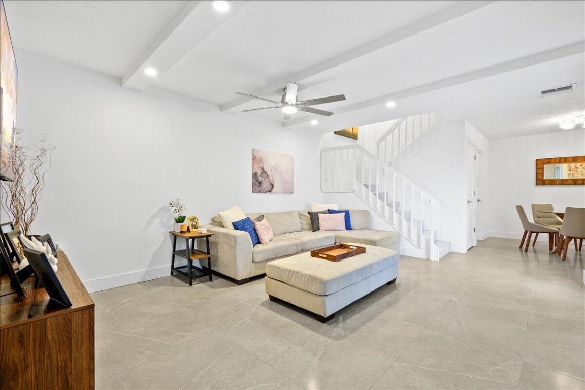 GARDEN LAKES AND GARDEN SQUARE SHOPS - Residential Lease