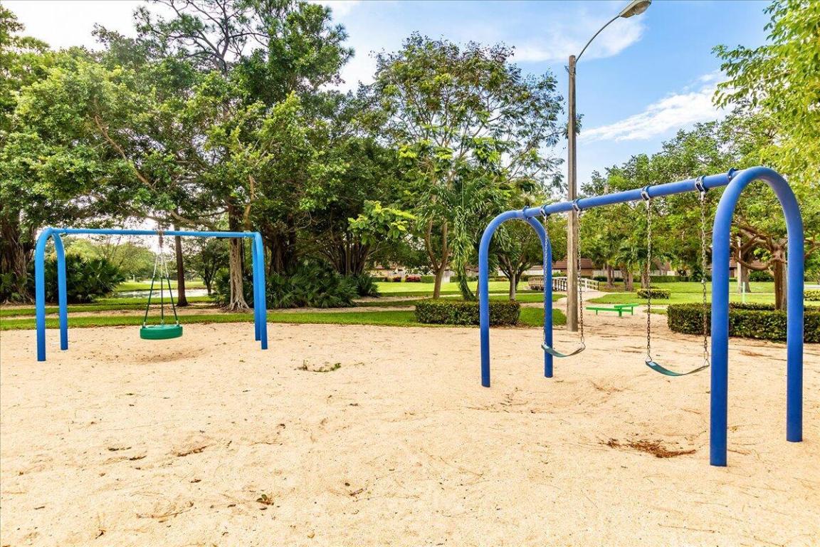 GARDEN LAKES AND GARDEN SQUARE SHOPS - Residential Lease