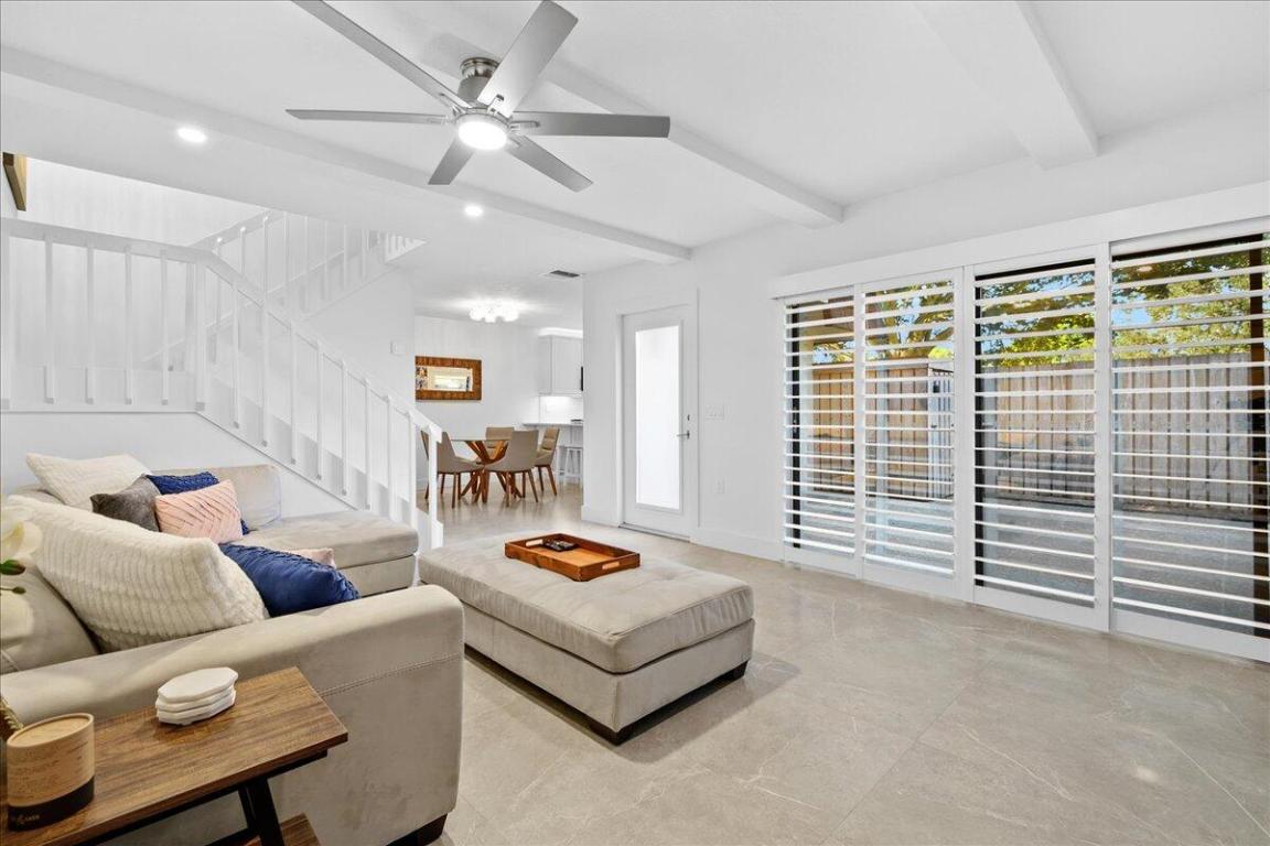 GARDEN LAKES AND GARDEN SQUARE SHOPS - Residential Lease