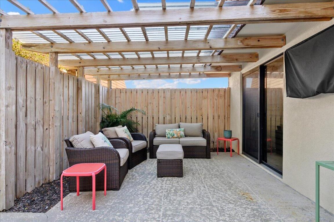 GARDEN LAKES AND GARDEN SQUARE SHOPS - Residential Lease