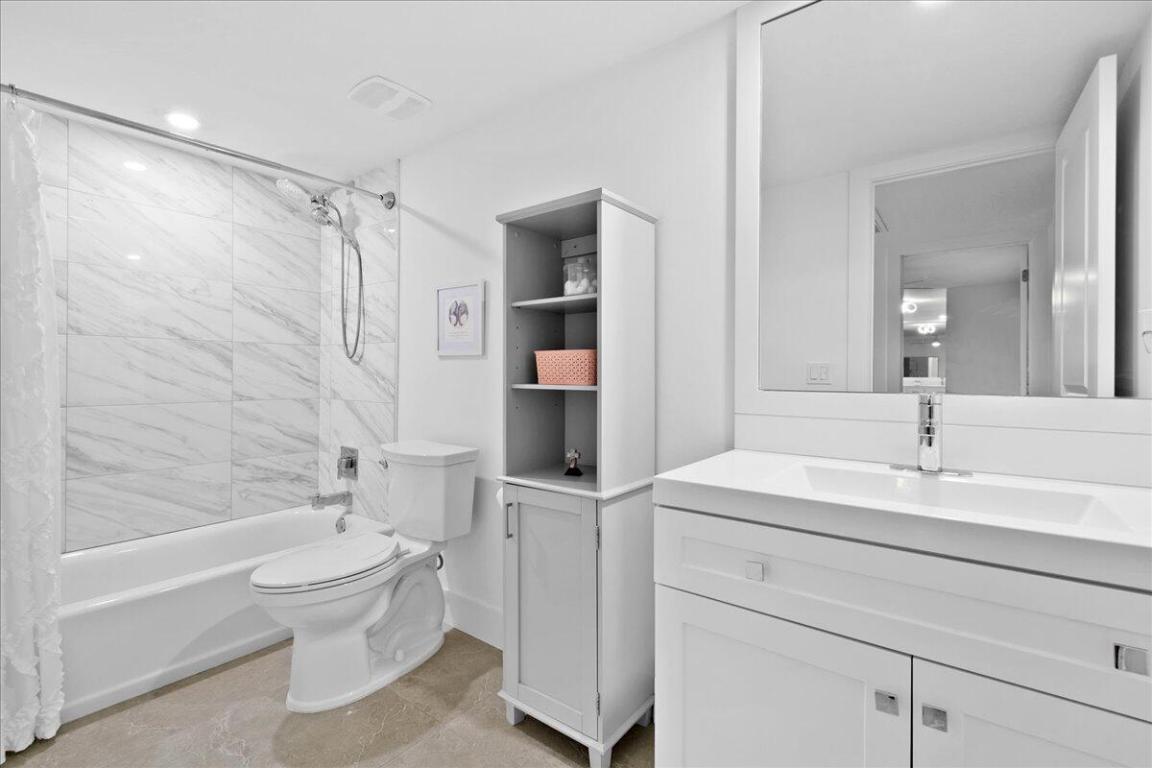 GARDEN LAKES AND GARDEN SQUARE SHOPS - Residential Lease