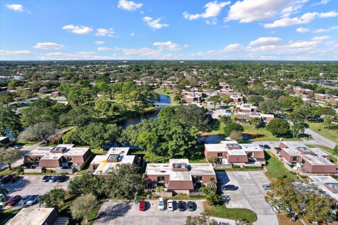 GARDEN LAKES AND GARDEN SQUARE SHOPS - Residential Lease